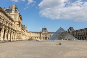 Cour Napoléon, Louvre, Paris - 14 mai